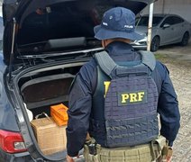 PRF prende motorista em Maceió com carro roubado, arma e mais de 60 kg de maconha