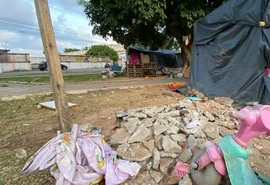 Maceió gasta 2,5 vezes mais em placas e banners do que com aluguel social