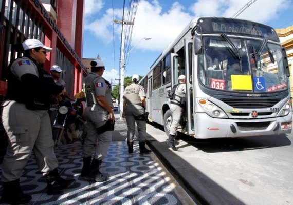 Assaltos a ônibus na capital caem 50% em janeiro