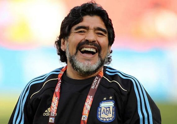 Diego Maradona morre após parada cardiorrespiratória