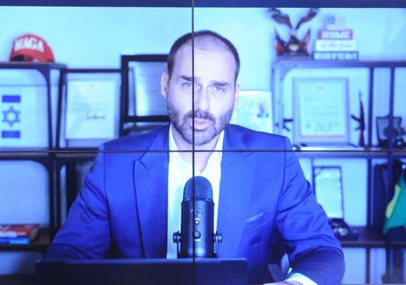 Eduardo Bolsonaro contesta condenação do STF e afirma não ter sido citado