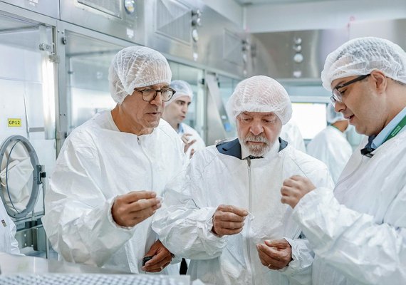 Lula incentiva parceria entre Brasil e China na produção de vacinas