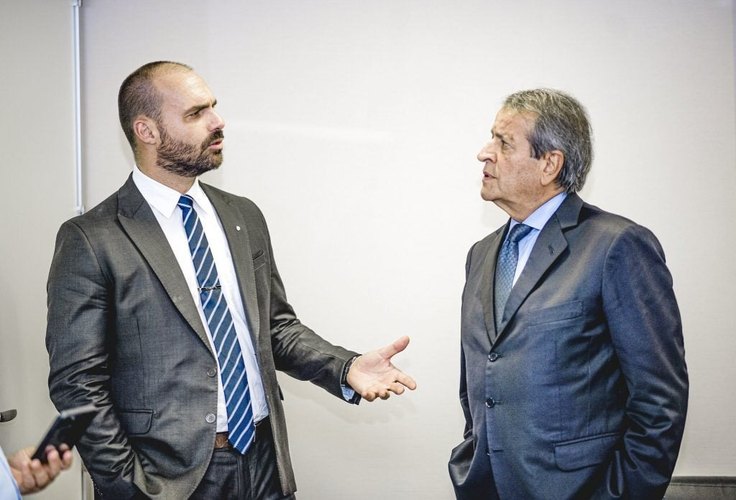 De pai pra filho: Eduardo também entra no rol de indiciados com base na CPI da Covid