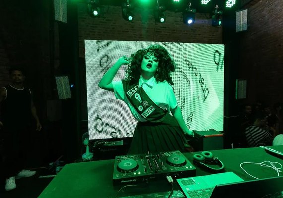 Festas com temáticas latina e pop agitam fim de semana em Maceió; confira