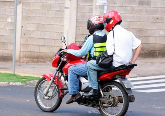 Detran reduz em 50% quatro taxas para mototaxistas e motofretistas