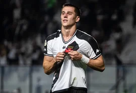 CRB negocia empréstimo de jovem meia Guilherme Estrella, do Vasco