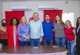 Rodrigo Cunha “flerta” com dois candidatos ao Senado, mas terá de escolher só um