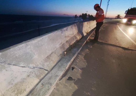 Ponte Divaldo Suruagy passa por vistoria da Defesa Civil após surgimento de rachaduras