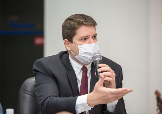 Em reunião na Fecomércio Davi Filho ouve demandas do setor na capital