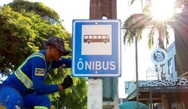 Prefeitura melhora sinalização na Jatiúca e Serraria