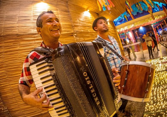 Palcos Coreto de Jaraguá e Praça Dois Leões terão 40 apresentações de artistas locais