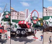 Vídeo: Acidente durante montagem de árvore de Natal deixa uma pessoa morta, em Manaus