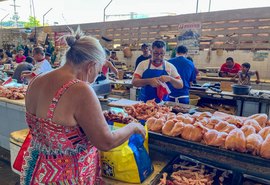 Mercados e feiras estão abastecidos com itens da tradicional ceia de Natal