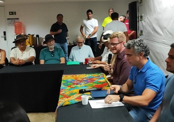 Rafael Brito afirma que estava em voo cancelado após piada de Kel Ferreti: 'Brincadeira babaca'