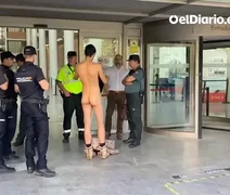 Após ser condenado por circular nu homem vai pelado ao tribunal