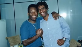 Hélio de La Peña lança série documental para defender mil gols de Pelé