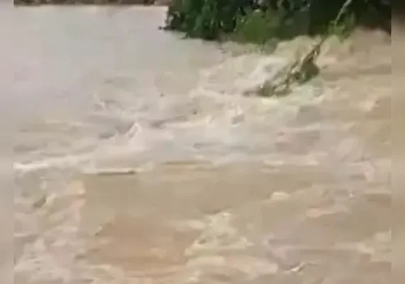 Lagoa Manguaba ultrapassa cota de atenção e acende alerta em Alagoas