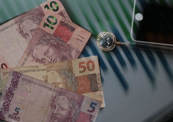 Entra em vigor o novo salário mínimo de R$ 1.212