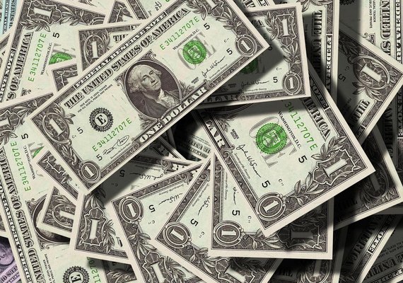 Pessimismo internacional e risco fiscal ao ver dólar passar de R$5,40