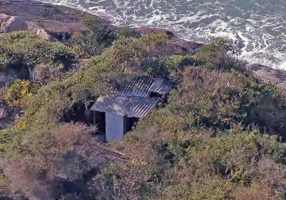 Vídeo: surfistas pedem resgate para homem que ficou seis dias ilhado