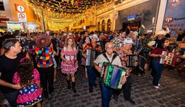 Arrasta Pé leva cultura, tradição e multidão para bairro de Jaraguá
