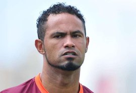 Ex-goleiro Bruno volta à prisão após ser localizado no RJ