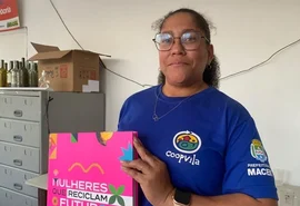 Reciclagem transforma vida de catadora e inspira mulheres