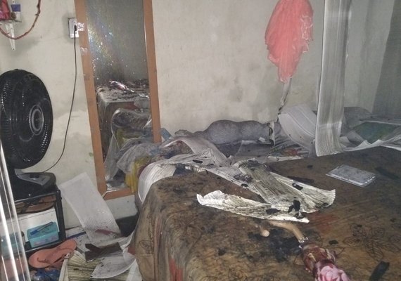 Fogo destrói quartos de residência em Olho d´Água das Flores