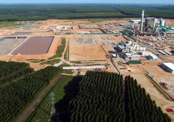 Produção industrial recua 0,8% de dezembro para janeiro,diz IBGE