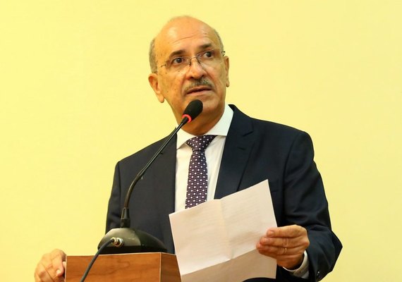 Ronaldo Lopes envia projeto de lei à Câmara sobre o pagamento do rateio da Educação