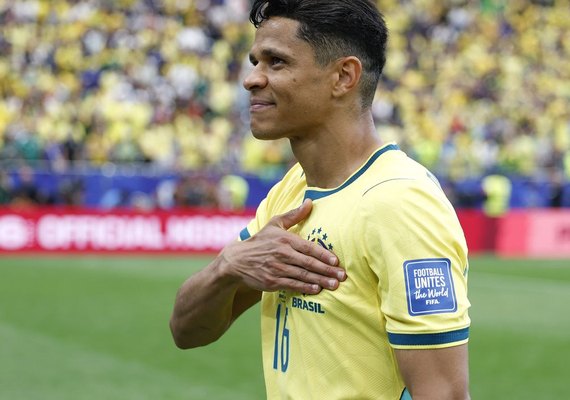 Douglas Santos leva experiência do ouro olímpico para busca do hexa