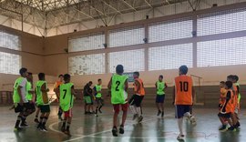 Os projetos Escolinha de Futsal e Viva Vôlei seguem com vagas abertas