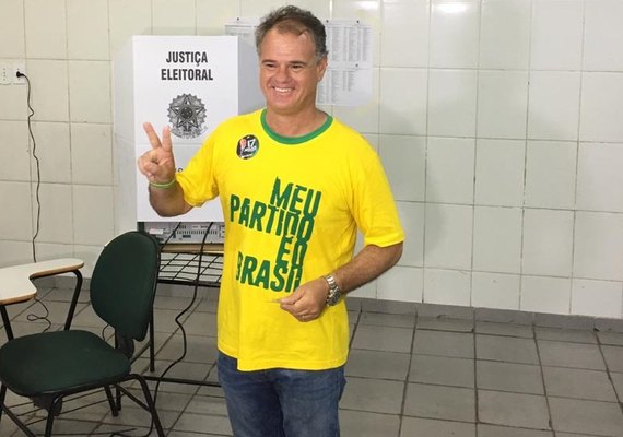 Voto útil contra a esquerda: Josan anuncia apoio a Alfredo