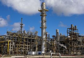 Lula sanciona lei que reduz tributos para indústria química