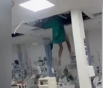 VÍDEO: paciente tenta fugir de hospital pelos dutos de ventilação e cai do teto em CTI
