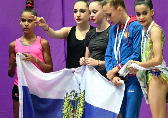 Romênia desafia Federação Internacional e proíbe símbolos russos
