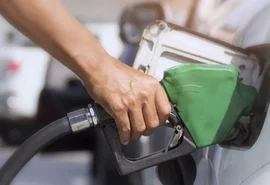 Gasolina pode ser encontrada  a partir de R$ 5,63 em Maceió; veja lista de postos