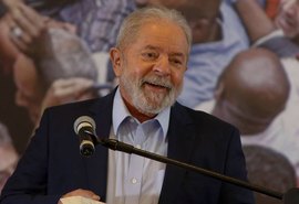 Pesquisa aponta Lula com 49% das intenções de votos e Bolsonaro com 23%