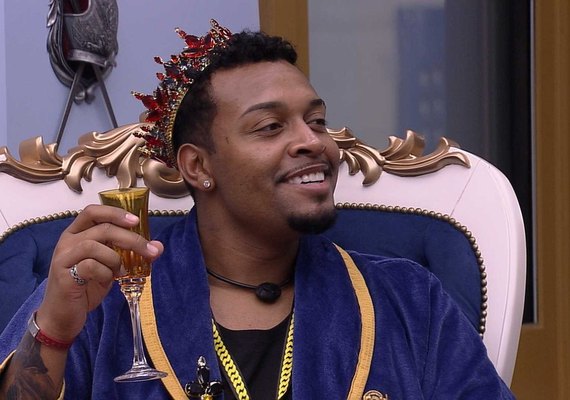 Madrugada é marcada por discussão na Xepa