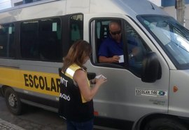 Agentes da SMTT fiscalizam transportes regulares em Maceió