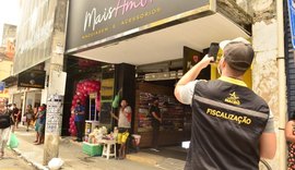 Lojas no calçadão do Centro são notificadas para regularização de fachadas
