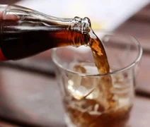 Coca-Cola é condenada após homem achar corpo estranho dentro de bebida