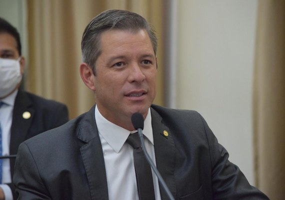 Deputado questiona adoção do toque de recolher em Alagoas