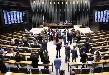 Câmara aprova projeto que libera spray de pimenta para defesa das mulheres