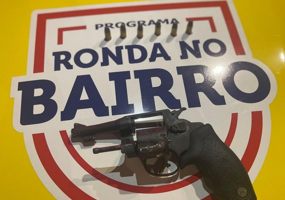 Ronda no Bairro detém jovem suspeito de roubar moto, relógio e celular na Pajuçara