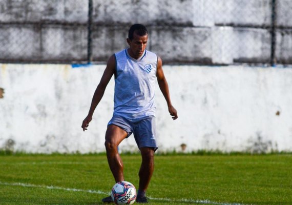 Didira se recupera de lesão no joelho e volta a treinar com elenco
