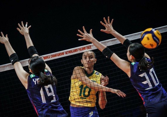 Já classificado, Brasil sofre 1ª derrota no Mundial de Vôlei Feminino