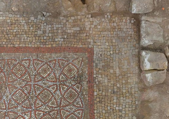 Mosaico galo-romano de 2 mil anos é encontrado no norte da França