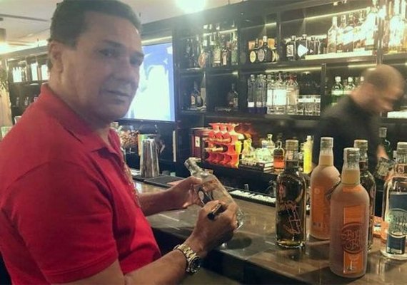 Técnico Luxemburgo ganha prêmio com cachaça de Alagoas