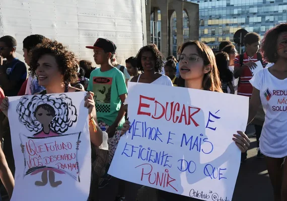 Comissão da Câmara aprova redução da maioridade penal para 16 anos